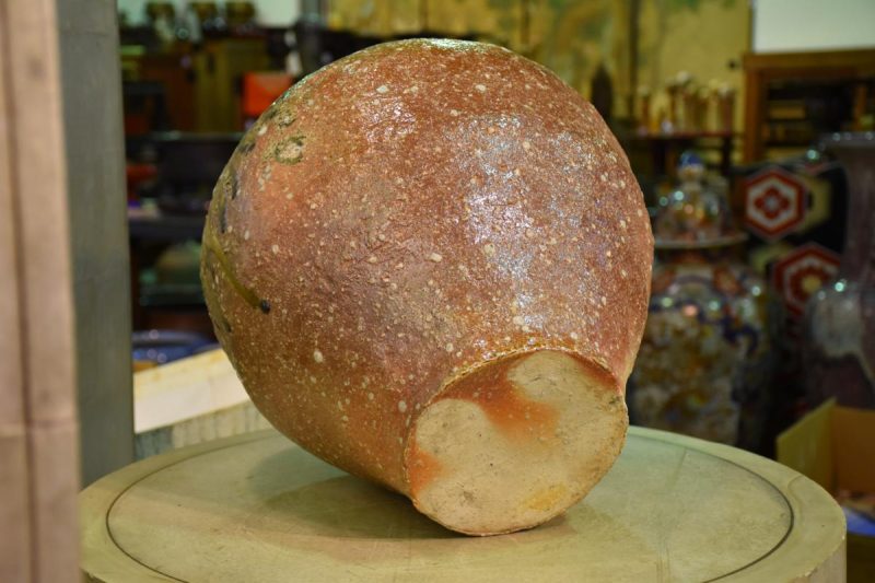 Japanese contemporary tsubo shigaraki vessel - Image 5