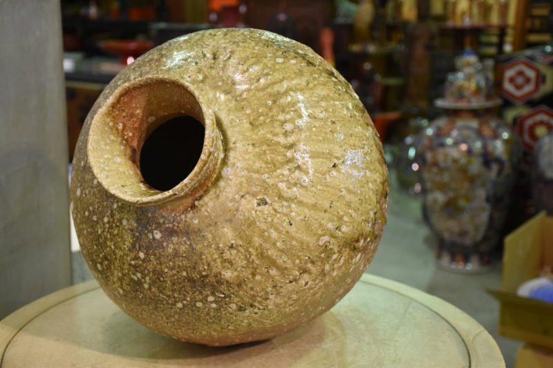 Japanese contemporary tsubo shigaraki vessel - Image 4