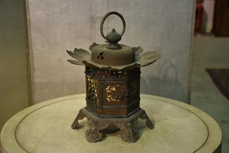 Pair of Japanese Vintage Lanterns - Image 3