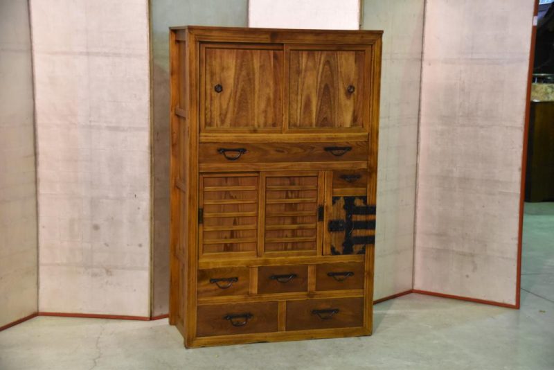 Traditional Japanese Merchants Chest - Image 12