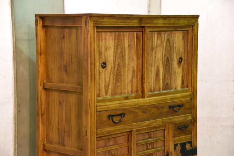 Traditional Japanese Merchants Chest - Image 11