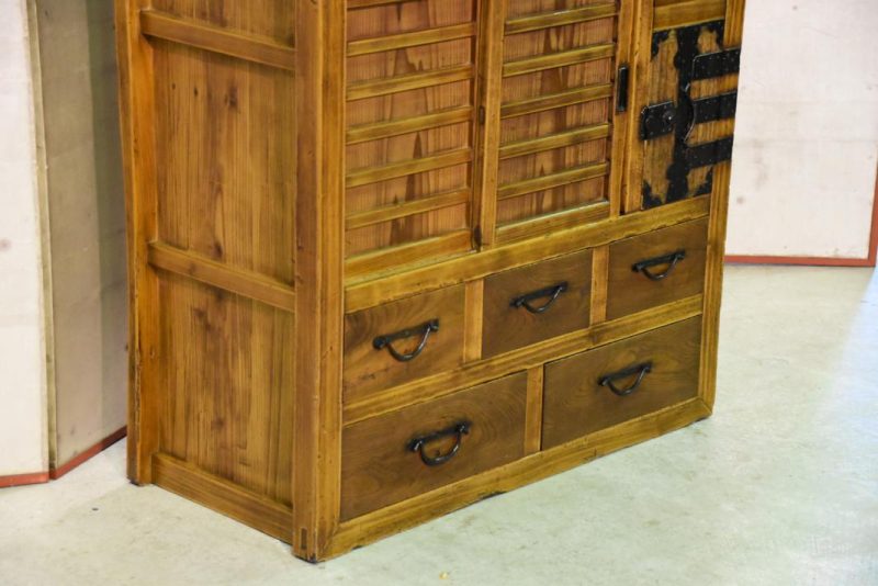 Traditional Japanese Merchants Chest - Image 10