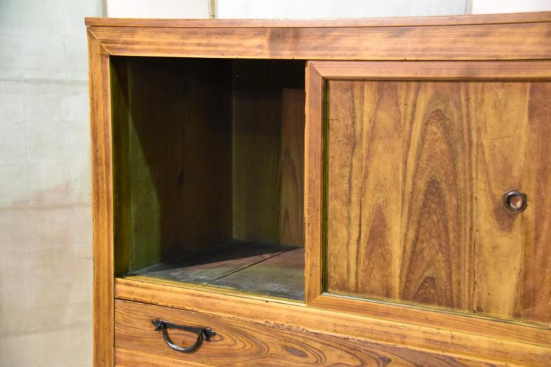 Traditional Japanese Merchants Chest - Image 9