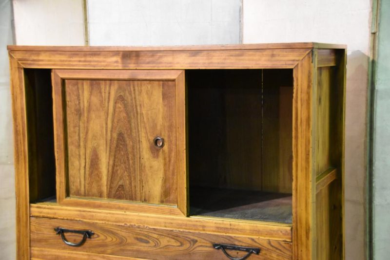 Traditional Japanese Merchants Chest - Image 8