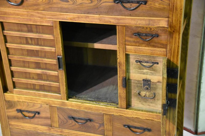 Traditional Japanese Merchants Chest - Image 6