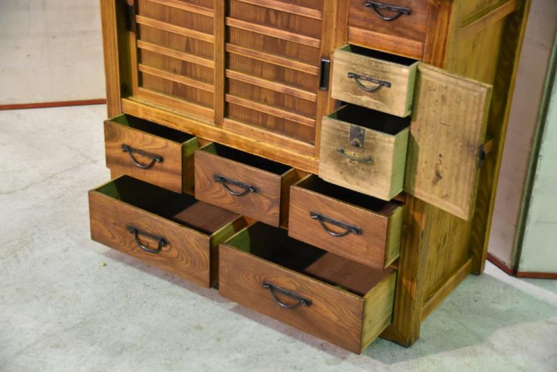 Traditional Japanese Merchants Chest - Image 5