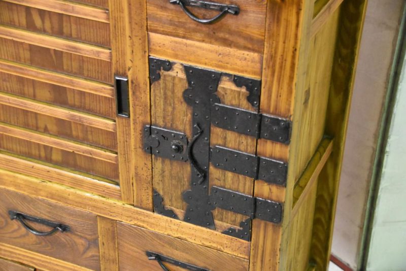 Traditional Japanese Merchants Chest - Image 4