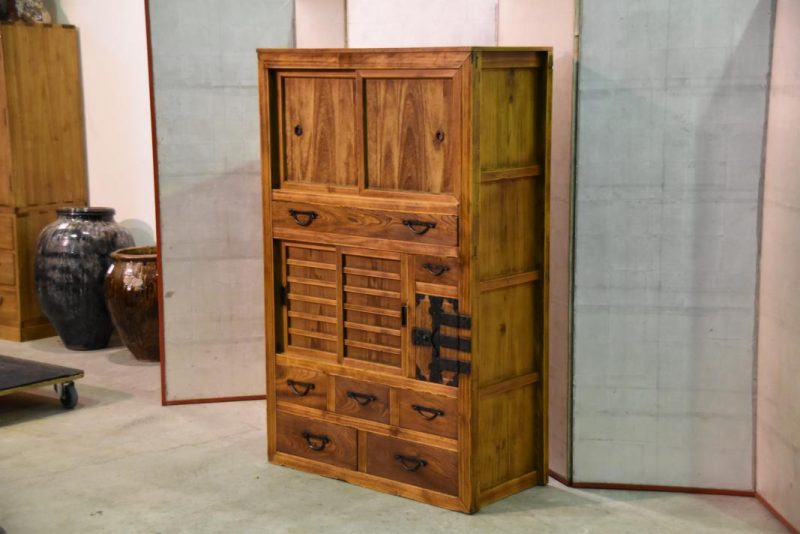 Traditional Japanese Merchants Chest - Image 3