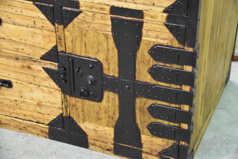 Japanese Edo Period Chest - Image 5