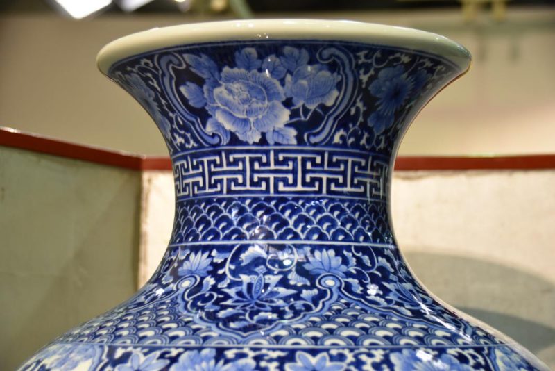 Japanese Blue and White Imari Vase...ON HOLD GB - Image 13