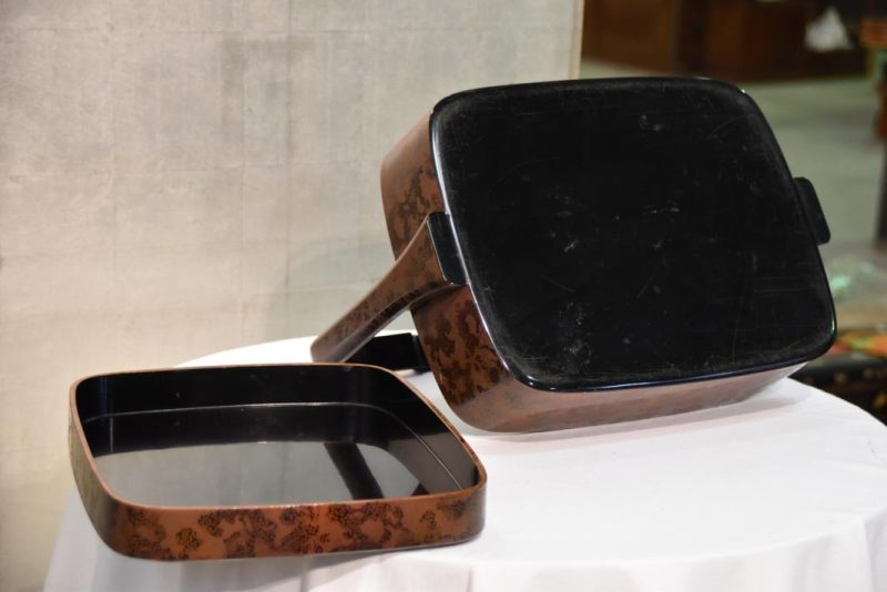 Japanese Wakasa Lacquer Lidded Box - Image 4