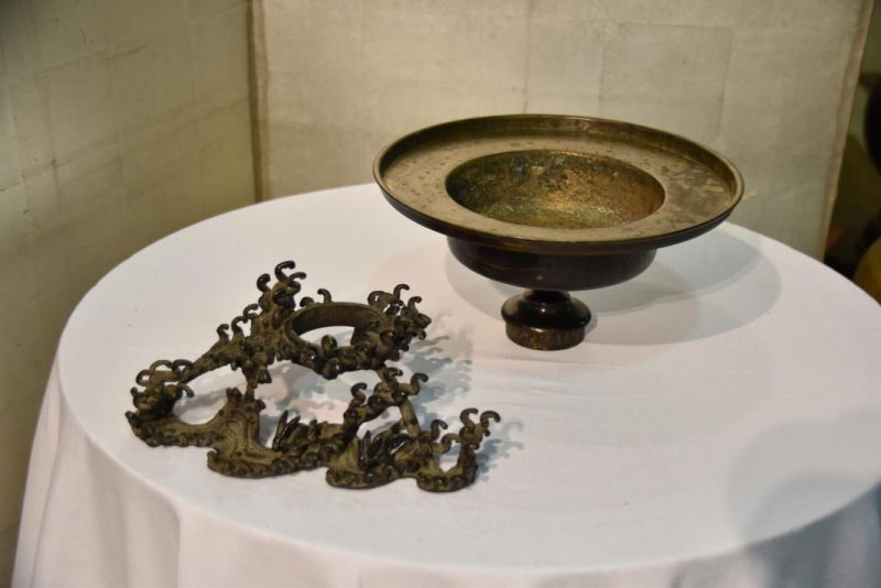 Japanese Bronze Enshu Ikenobu Flower Vase - Image 9