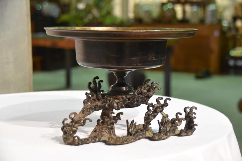 Japanese Bronze Enshu Ikenobu Flower Vase - Image 4