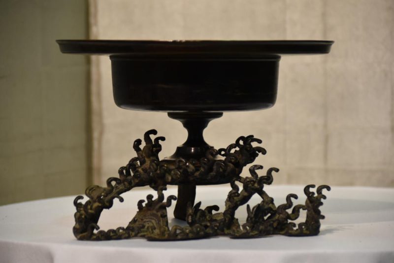 Japanese Bronze Enshu Ikenobu Flower Vase - Image 3