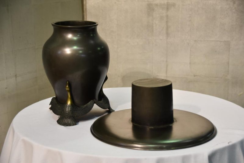 Japanese Bronze Usubata Vase - Image 5