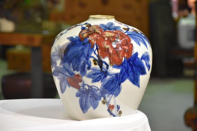 Chinese Painting Vase - Image 3