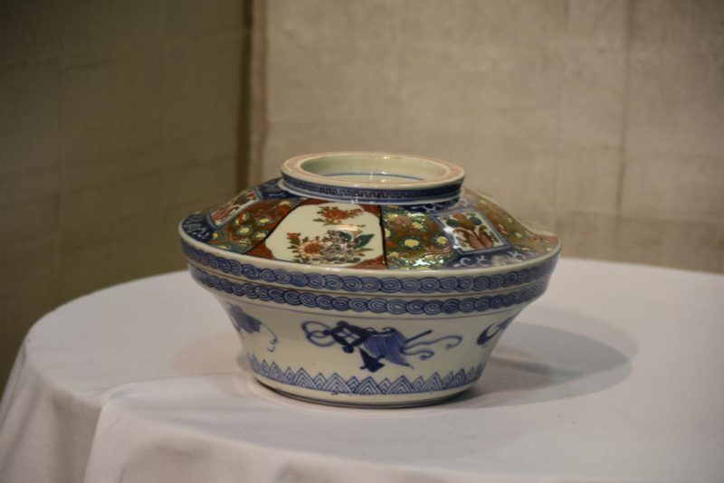 Japanese Imari Lidded Bowl