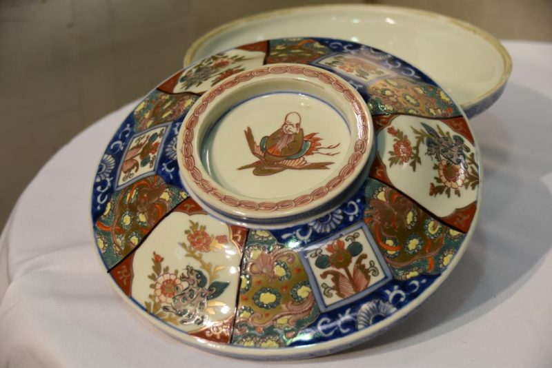 Japanese Imari Lidded Bowl - Image 9
