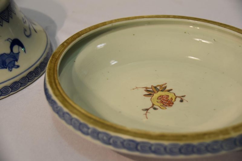 Japanese Imari Lidded Bowl - Image 4