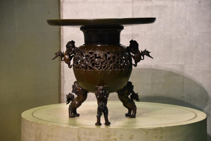 Bronze Shi Shi Ikenobu Vase - Image 2