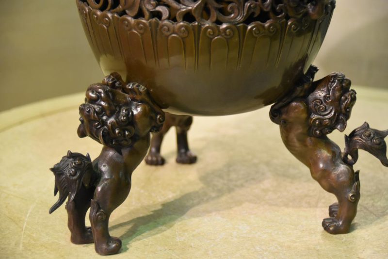 Bronze Shi Shi Ikenobu Vase - Image 9