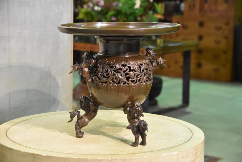 Bronze Shi Shi Ikenobu Vase - Image 8