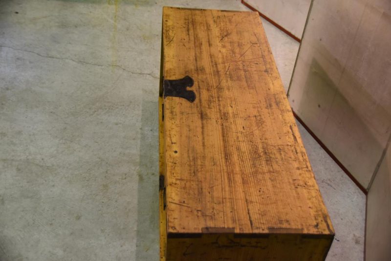 Katana Dansu (Japanese Sword Chest) - Image 9