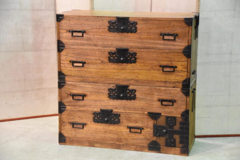 Late Edo Period Sendai Region Clothing Chest - Image 12