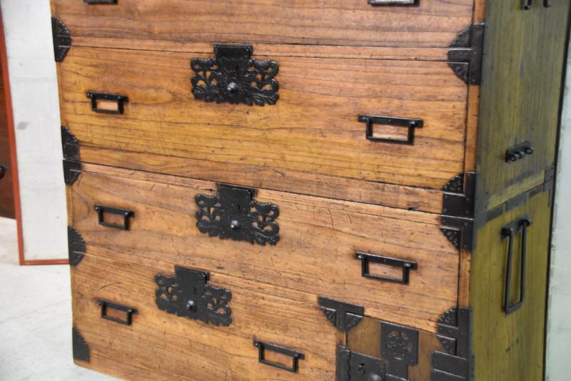 Late Edo Period Sendai Region Clothing Chest - Image 3