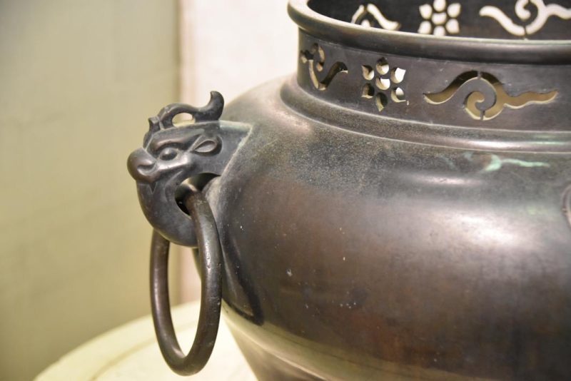 Japanese Bronze Tea Hibachi - Image 8