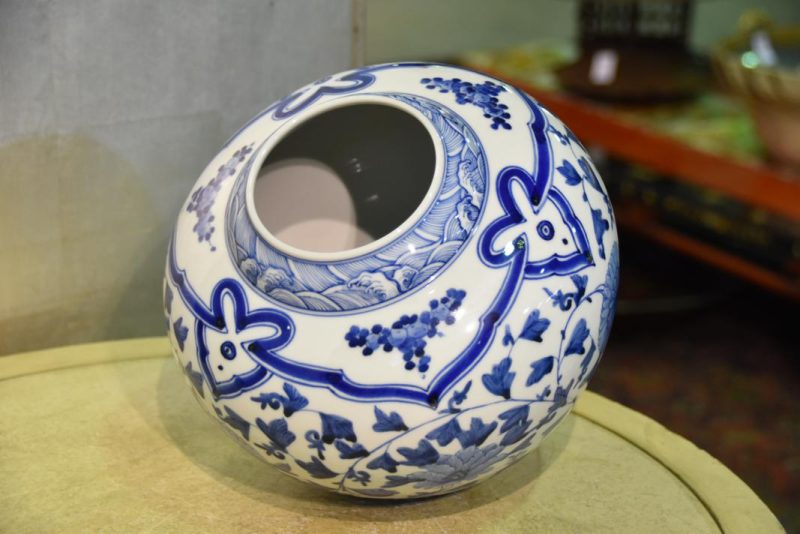 Arita Ceramic Vase - Image 6