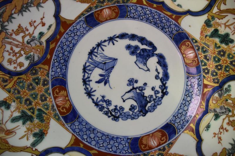 Pair of Japanese Imari Chargers - Image 10