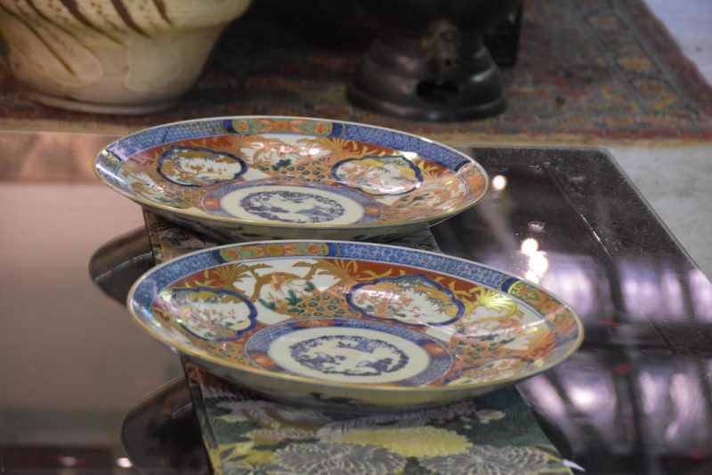 Pair of Japanese Imari Chargers - Image 8
