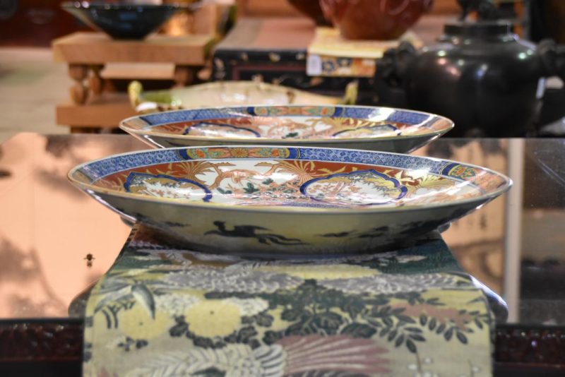 Pair of Japanese Imari Chargers - Image 6