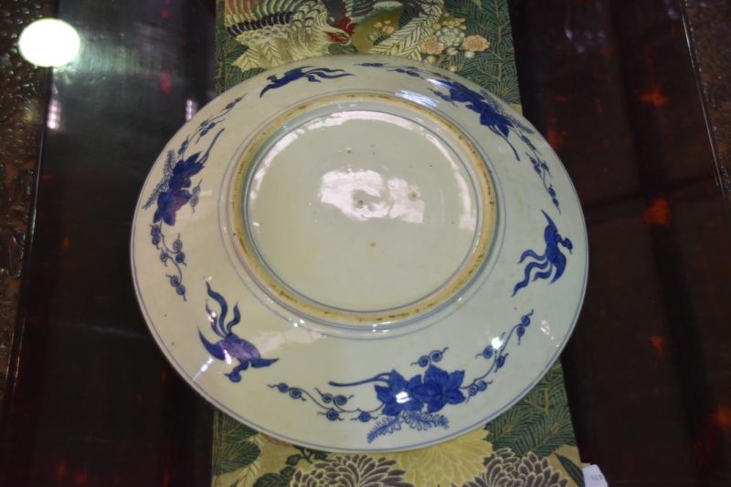 Pair of Japanese Imari Chargers - Image 4