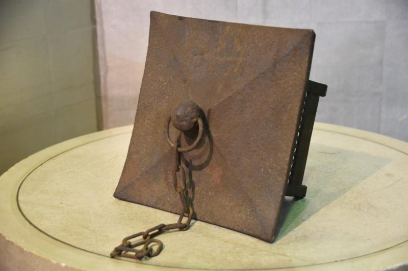 Japanese Iron Lantern - Image 5