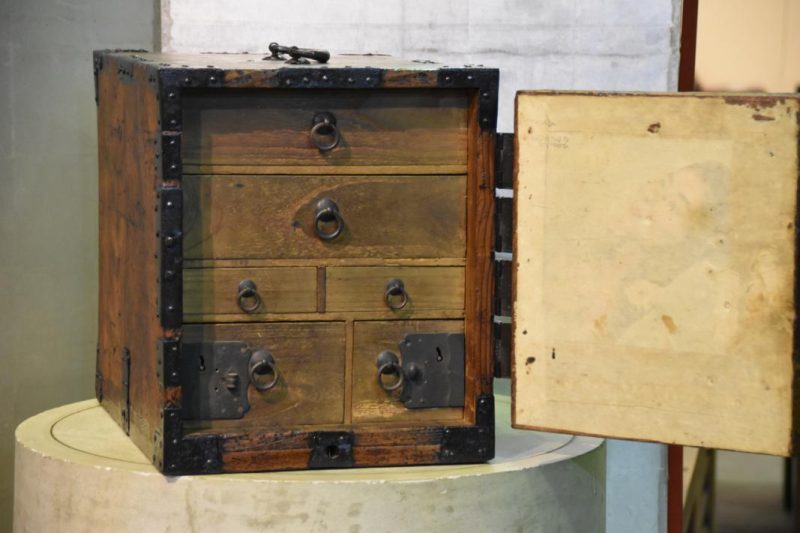 Japanese Edo Period Funa Dansu (Ships Chest) - Image 15