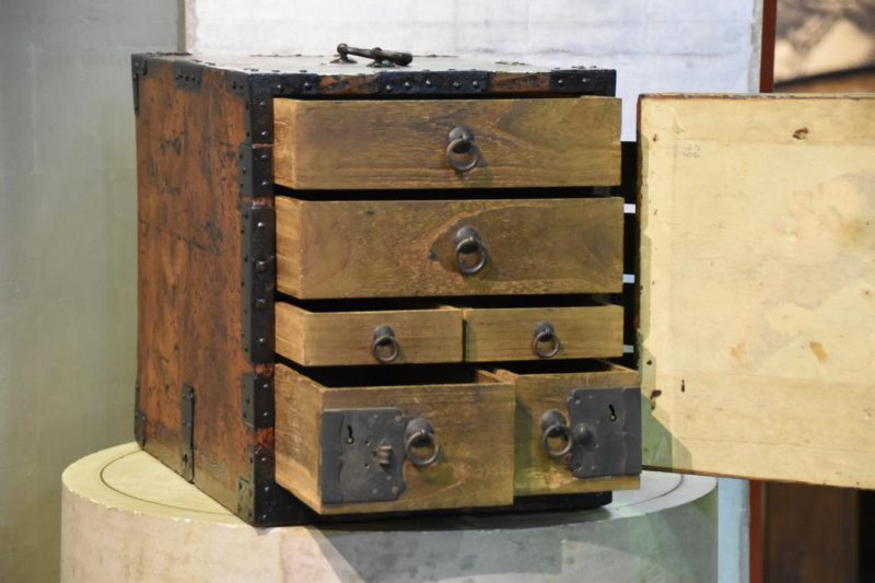 Japanese Edo Period Funa Dansu (Ships Chest) - Image 14