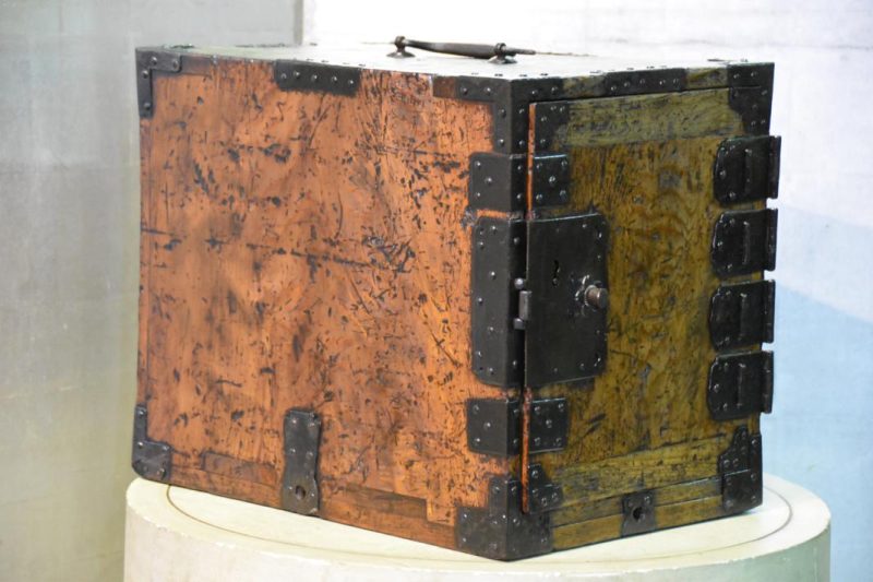 Japanese Edo Period Funa Dansu (Ships Chest) - Image 12