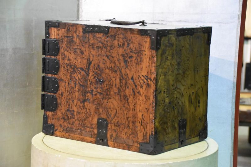 Japanese Edo Period Funa Dansu (Ships Chest) - Image 10