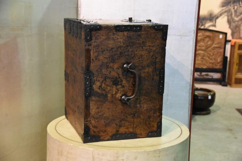 Japanese Edo Period Funa Dansu (Ships Chest) - Image 8