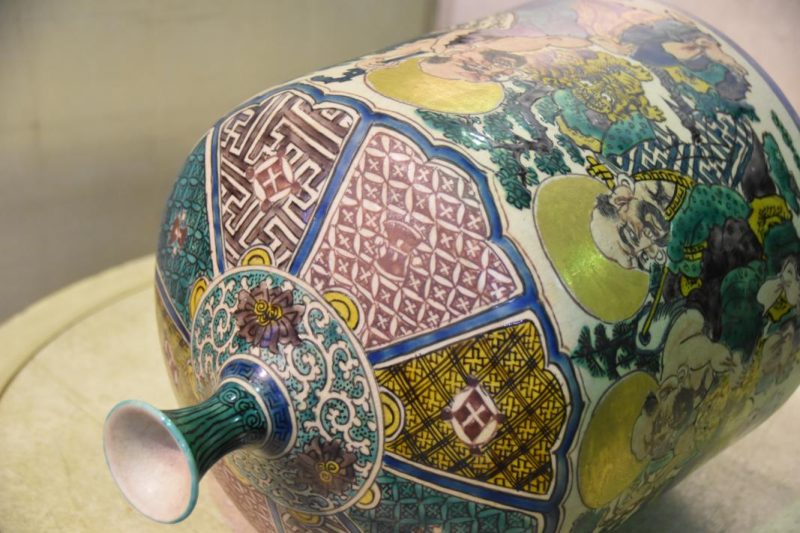 Kutani Vase - Image 6