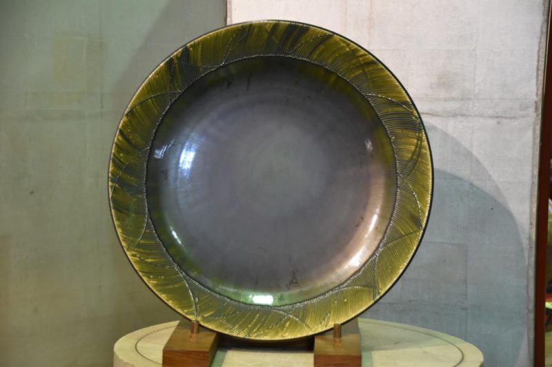 Large Japanese Oribe Plate - Image 10