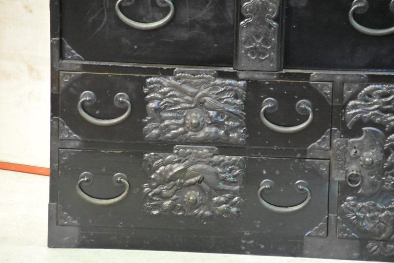 Japanese Black Lacquer Clothing Chest - Image 15