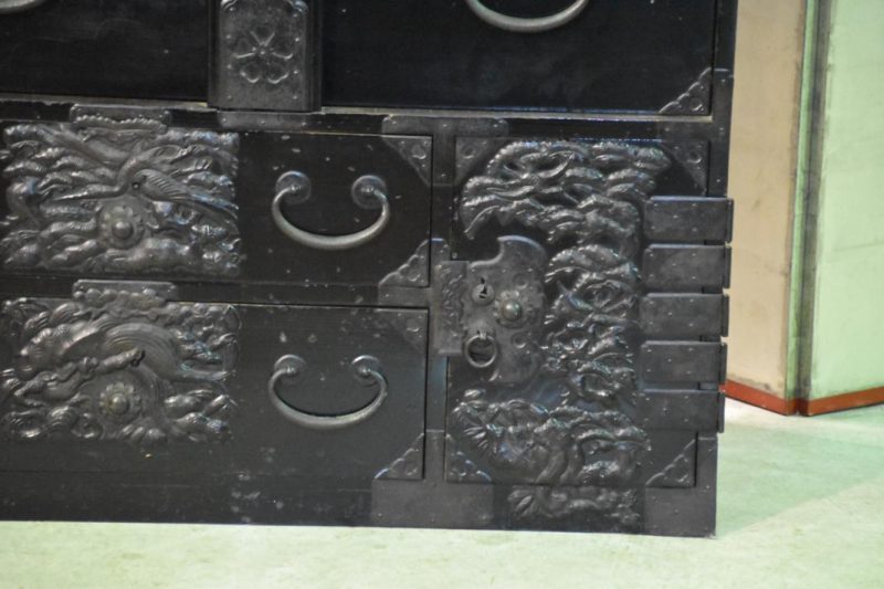 Japanese Black Lacquer Clothing Chest - Image 14