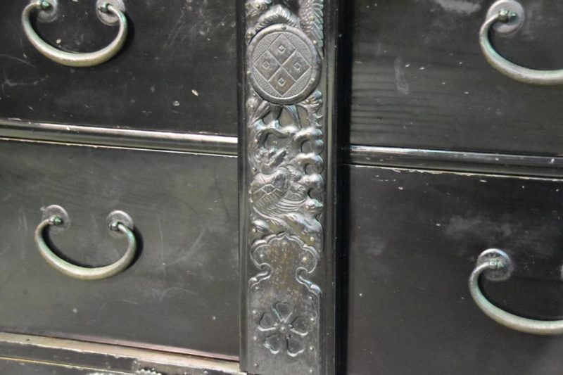 Japanese Black Lacquer Clothing Chest - Image 10