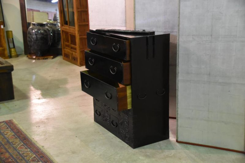 Japanese Black Lacquer Clothing Chest - Image 8