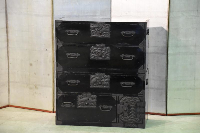 Shonai Region Black Lacquered Chest on Chest - Image 2