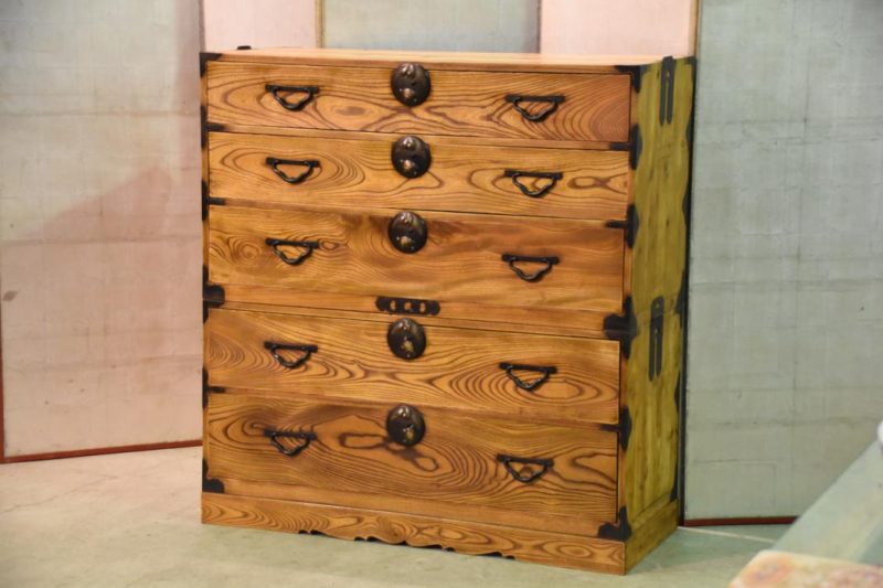 Japanese Elm Clothing Chest - Image 4