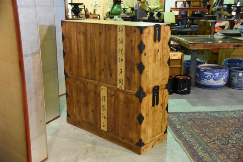 Japanese Elm Clothing Chest - Image 3